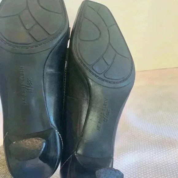 Anne Klein Black Heels - Picture 8 of 14